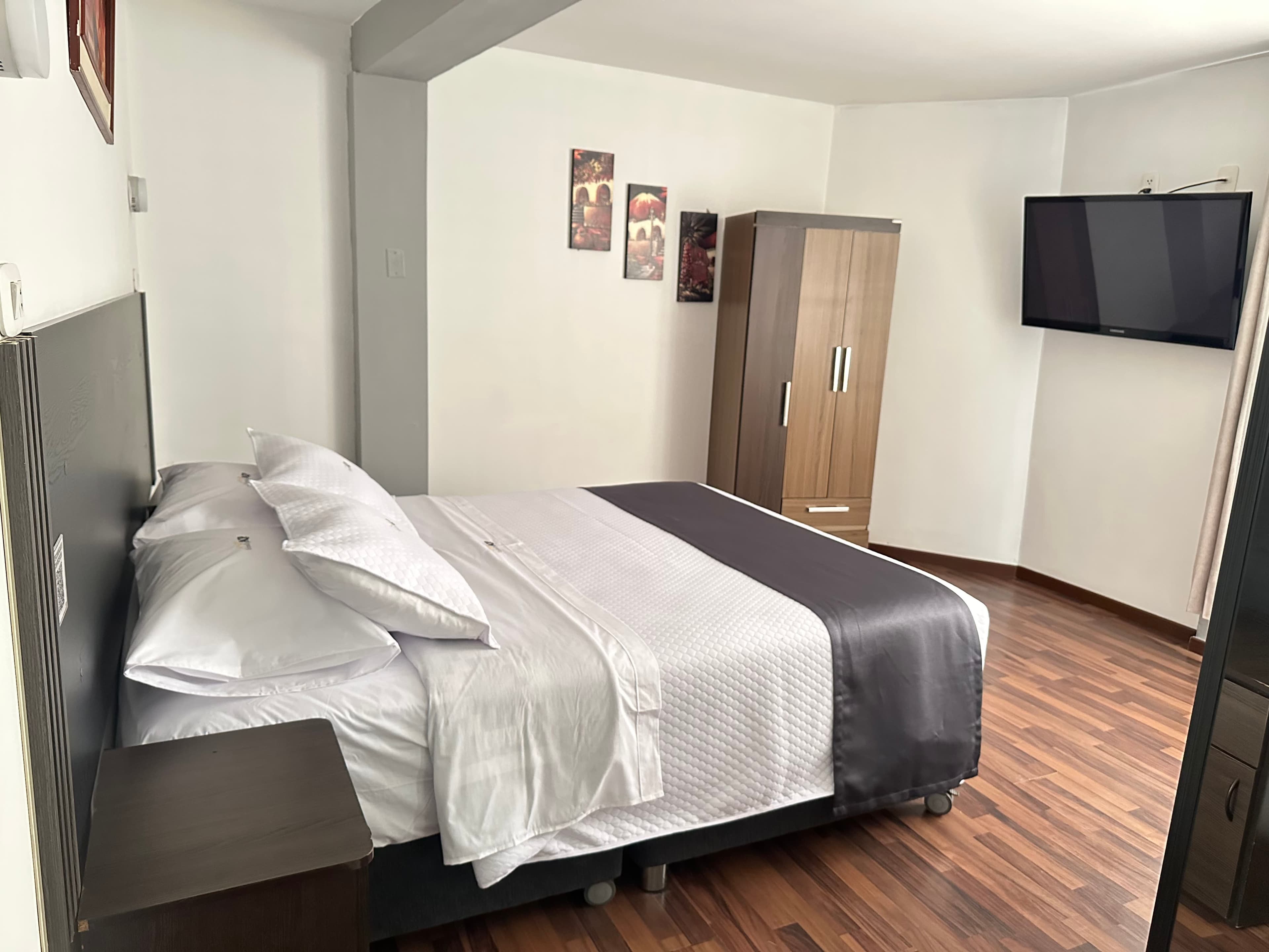 Monoambiente con 2 camas, baño privado y cocina